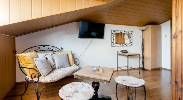 Lovely 5-bed Authentic House in the Arbanasi