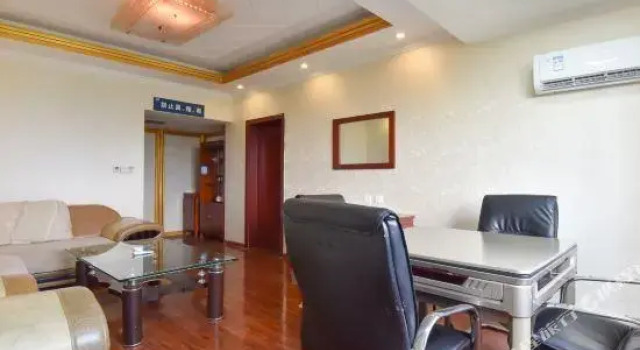 Xinghualou Business Hotel, Prenota Hotel Hotel a Chizhou con parcheggio, Parcheggio