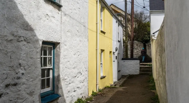 Cozy Holiday Apartment in Porthleven, No Deposit
