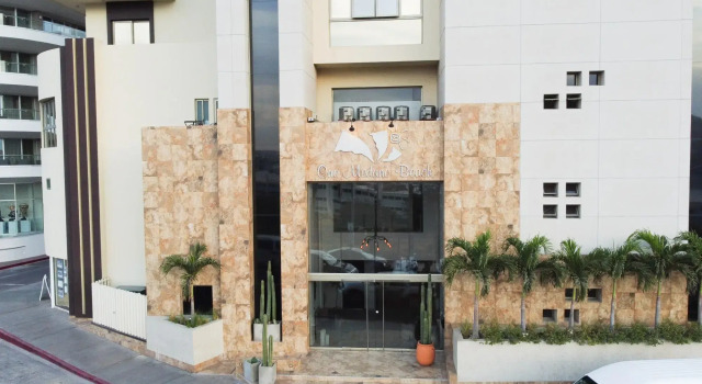 One Medano Beach 17 in Cabo San Lucas, Забронировать Отель Отели Южной Нижней Калифорнии с парковкой, Парковка