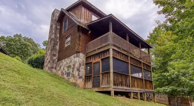 Er33 Ganma's Getaway Great Location, close To Town 4 Bedroom Cabin by RedAwning, Забронировать Дом для отпуска Виллы Пиджен-Фордж, рядом с Торговый центр Pigeon Forge Factory, Вилла