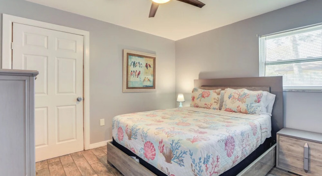 Коттедж Sarasota Home w/ Heated Pool: 3 Mi to Airport!