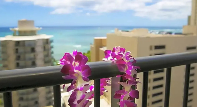 Двухместный номер Standard с частичным видом на океан Waikiki Resort Hotel