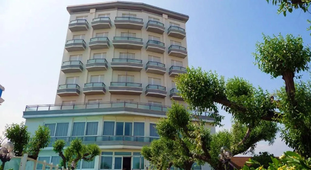 Hotel Gabbiano, Забронировать Отель Отели Побережья Марок 3 звезды, 3*
