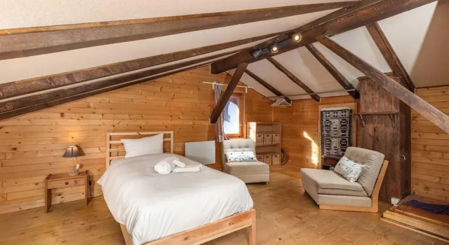 Шале с 3 комнатами с балконом Chalet Noisette Authentic Swiss chalet Perfect for families