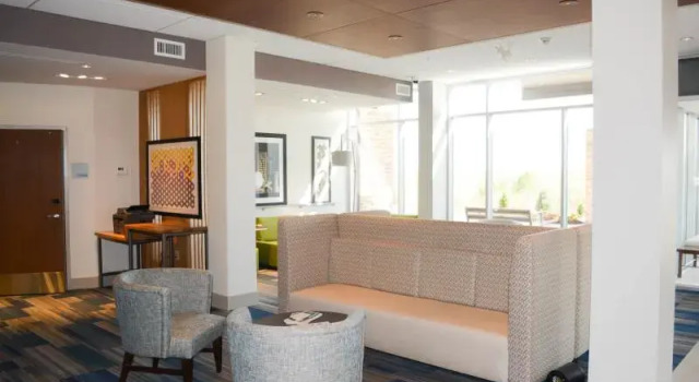 Holiday Inn Express & Suites Oswego, an IHG Hotel, Buchen Sie Hotel Oswego 