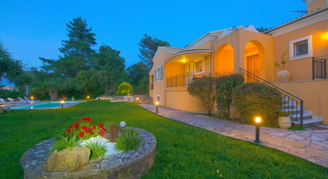 Villa Spyrelia in Dassia, Забронировать Вилла Виллы Дассия, Вилла