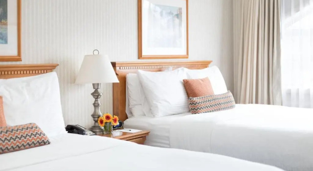 Четырёхместный номер Deluxe Listel Whistler, a Coast Hotel