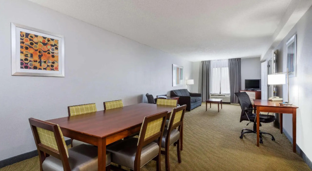 Люкс Deluxe Wingate by Wyndham Chesapeake