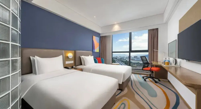 Двухместный номер Standard с видом на город Holiday Inn Express - Xichang City Center by IHG