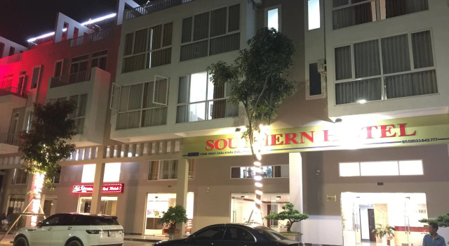 Southern Hotel, Забронировать Отель Отели Халонг с парковкой, Парковка