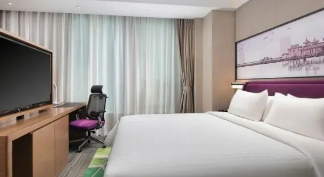 Люкс Hampton by Hilton Nantong Railway Station