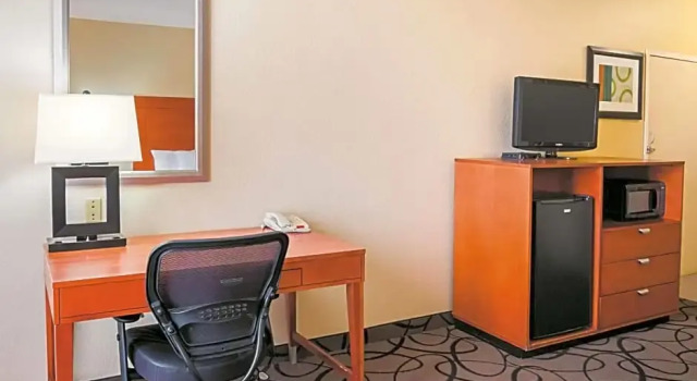 Номер Standard La Quinta by Wyndham Ft. Worth - Forest Hill, TX