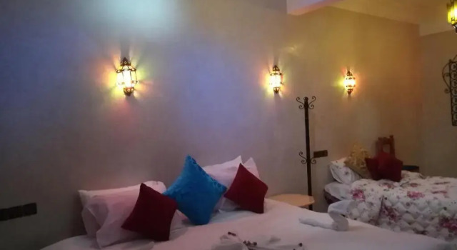 Номер Deluxe Hôtel Restaurant Dar Al Madina