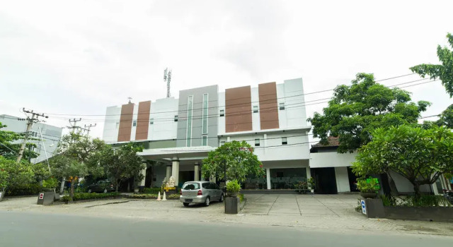 Airy Mataram Caturwarga 33 Lombok, Забронировать Отель Отели Матарам с завтраком, рядом с Lombok Epicentrum Mall, Завтраки