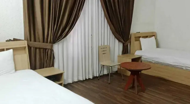 City Home Guest House F7, Boek Pension Hotels in Islamabad met parkeren, in de buurt van The Centaurus Mall, Parkeren