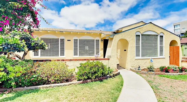 Little Italy Bungalow 3 Bedrooms 1.5 Bathroom Home
