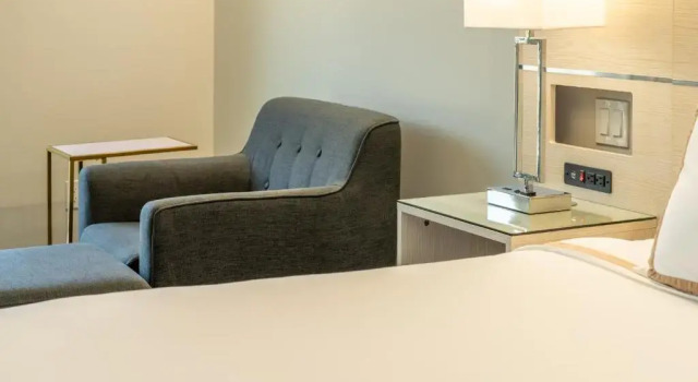 Номер Standard с балконом Quality Inn Sunshine Suites