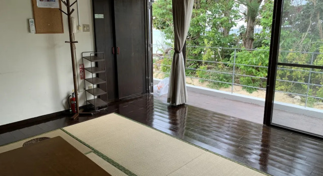 Четырёхместный номер Standard Hotel & Restaurant On the Beach Lue