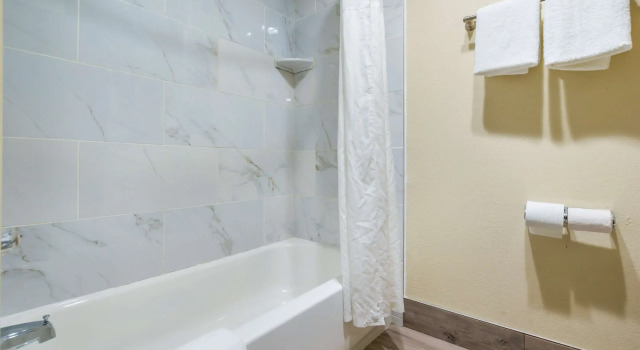 Четырёхместный номер Standard Quality Inn & Suites Florence - Cincinnati South