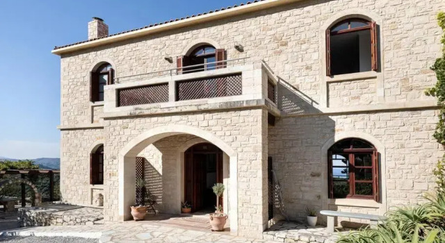 Aloni House - Spacious secluded villa with pool, up to 10 guests, Забронировать Вилла Виллы Kournás, Вилла