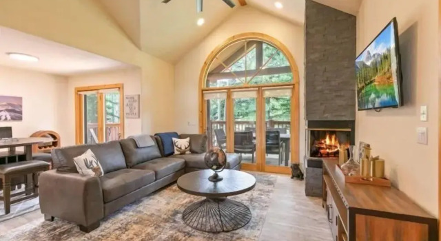 5 Bedroom Luxury Townhome Near Snowflake Lift in Breckenridge - Walk to Lift!