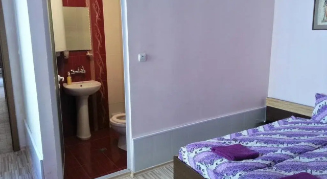 Guest House Zora, Book Guesthouse Izvos 