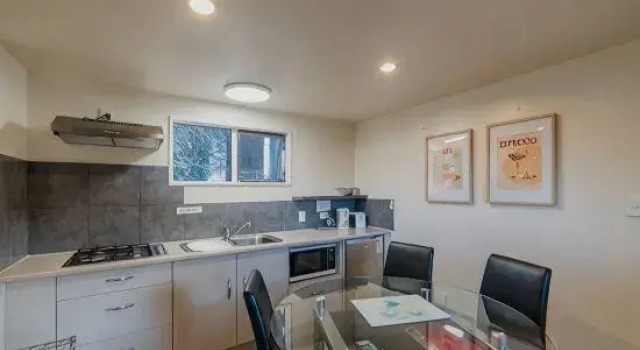 Eclipse Suite for 3 - Parking, Kitchen