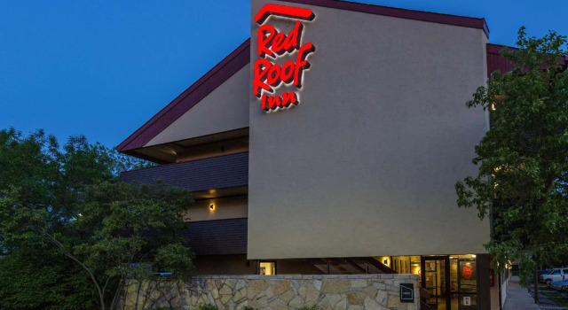 Red Roof Inn Minneapolis Plymouth, Забронировать Отель Плимут Twin Cities, рядом с Plymouth Playhouse
