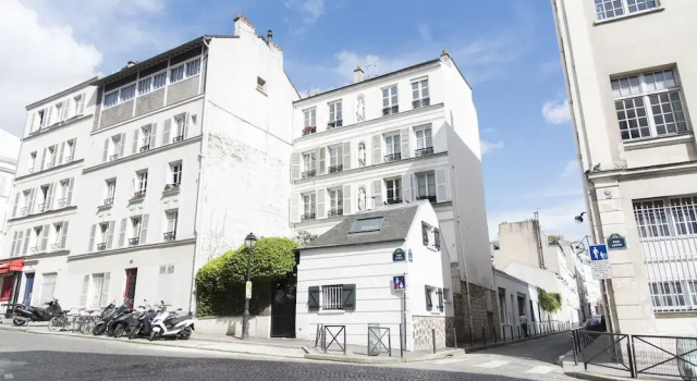 Classic Studio in Montmartre, Забронировать Отель Париж Иль-де-Франс, рядом с Порт де Клиньянкур