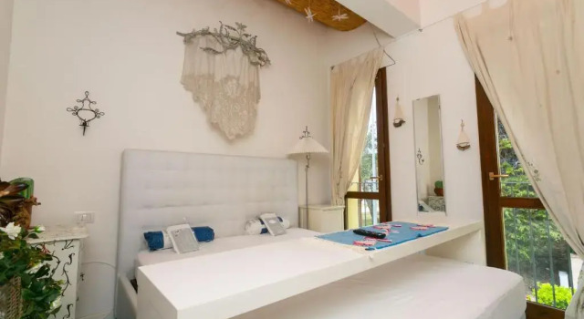N233 - Numana, bilocale in residence con piscina, Rezervovat Hotel Numana 