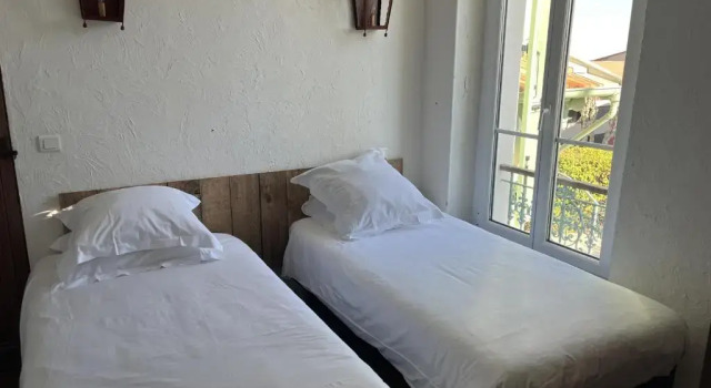 Двухместный номер Economy La Villa Roseraie , Hôtel Familial OUVERT TOUTE LANNEE