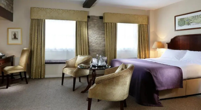 Двухместный номер Deluxe Macdonald Bear Hotel