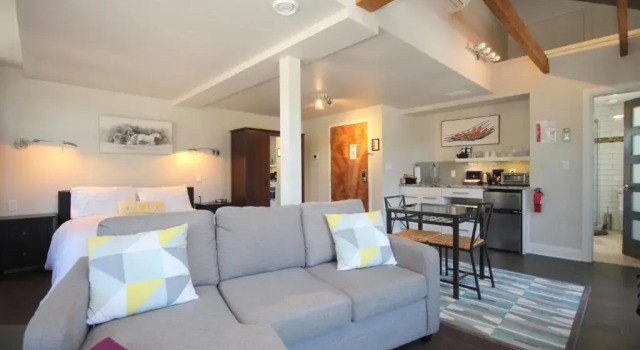Двухместный люкс Kemptville Suites
