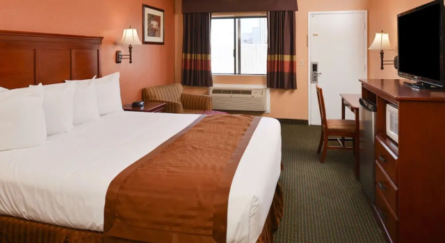 Двухместный номер Standard с балконом Americas Best Value Inn & Suites Bakersfield E