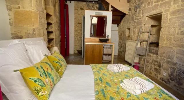 Коттедж с 2 комнатами Maison de Charme dans la Cité