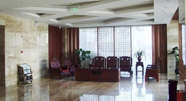 Cana Hotspring Hotel, Rezerwuj Hotel Hotele w Kunming z parkingiem, Parking