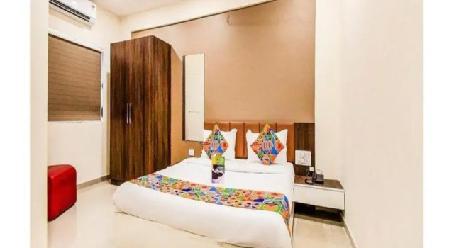 Номер Deluxe FabHotel Pratiksha