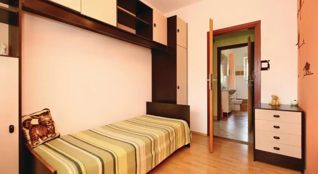Awesome Home in Umag With Wifi and 2 Bedrooms