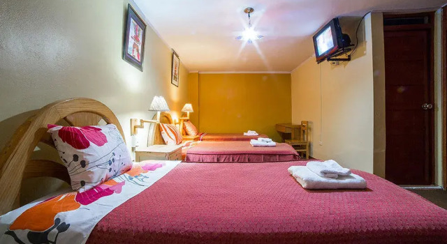 HOTEL San Antonio, Забронировать Отель Отели Пуно с парковкой, рядом с Conde de Lemos Balcony, Парковка