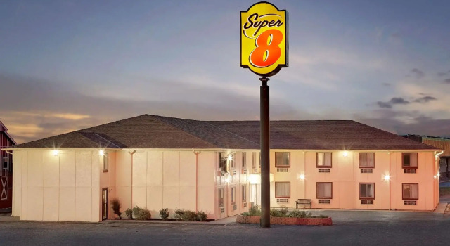 Номер Standard Super 8 by Wyndham Rock Port MO