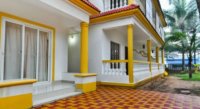 OYO 17110 Joy Guest House, Rezerwuj Pensjonat Hotele w North Goa z parkingiem, Parking