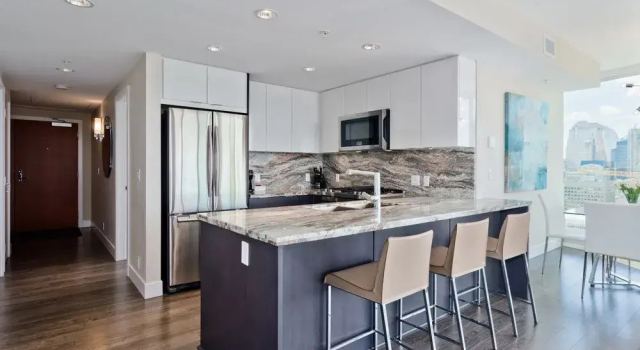 O hotel suites - Pulse at Evolution, Rezerwuj Hotel Hotele w Calgary Region z parkingiem, Parking