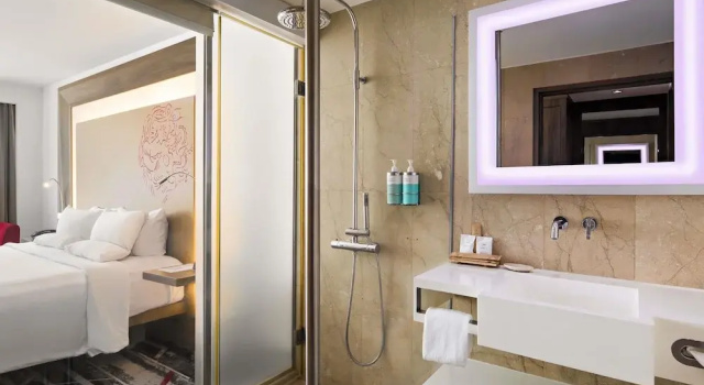 Двухместный номер Premier Novotel Jakarta Gajah Mada