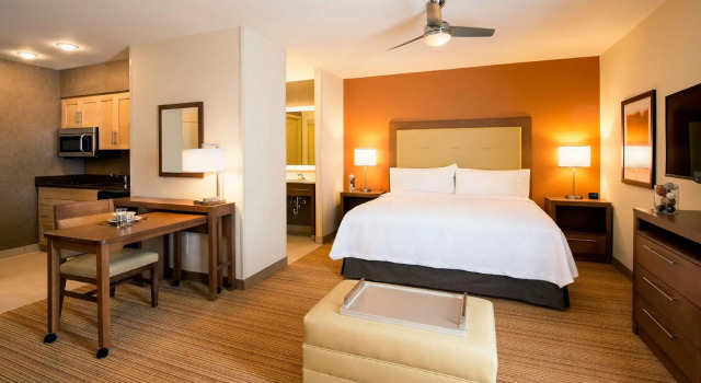 Двухместный люкс Homewood Suites by Hilton Winnipeg Airport - Polo Park