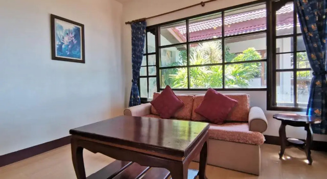 Вилла с видом на сад Holiday Villa, Lanta