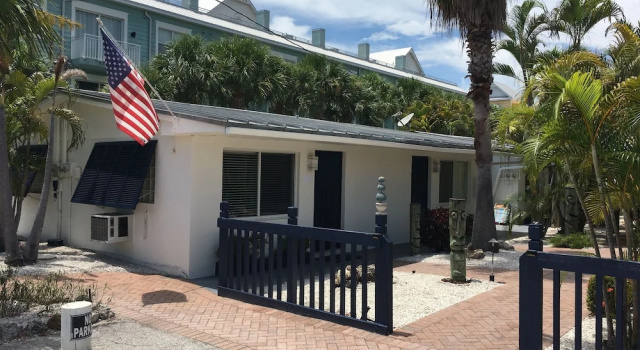 Бунгало Comfort Bonita Beach Inn and Suites