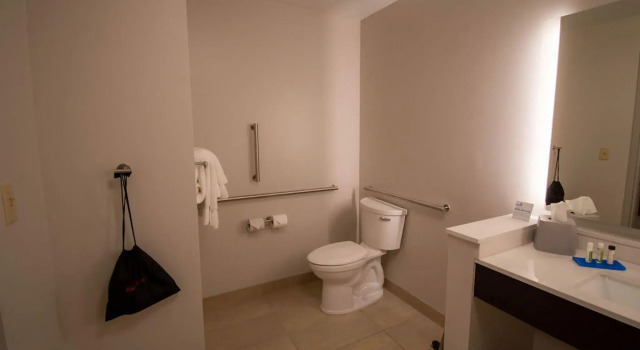 Четырёхместный люкс Holiday Inn Express & Suites Tonawanda - Buffalo Area by IHG