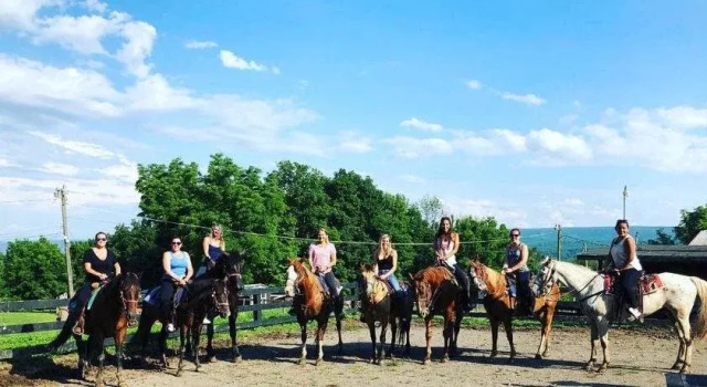 Pinegrove Family Dude Ranch, Buchen Sie Hotel Kerhonkson Ulster County