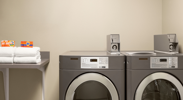 Holiday Inn Express & Suites Beaver Dam by IHG